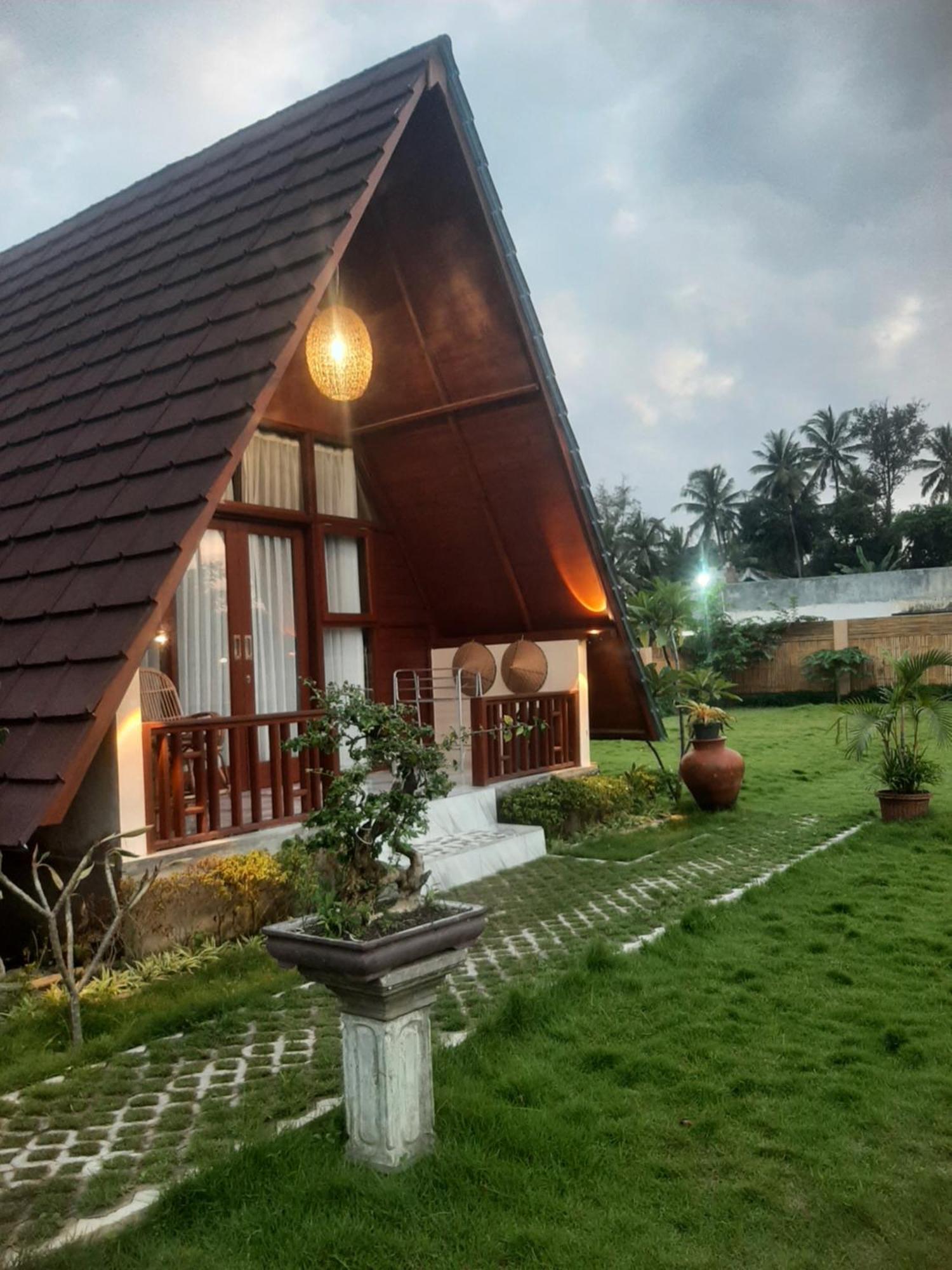 D' Carasti Bungalow Masbagik Extérieur photo