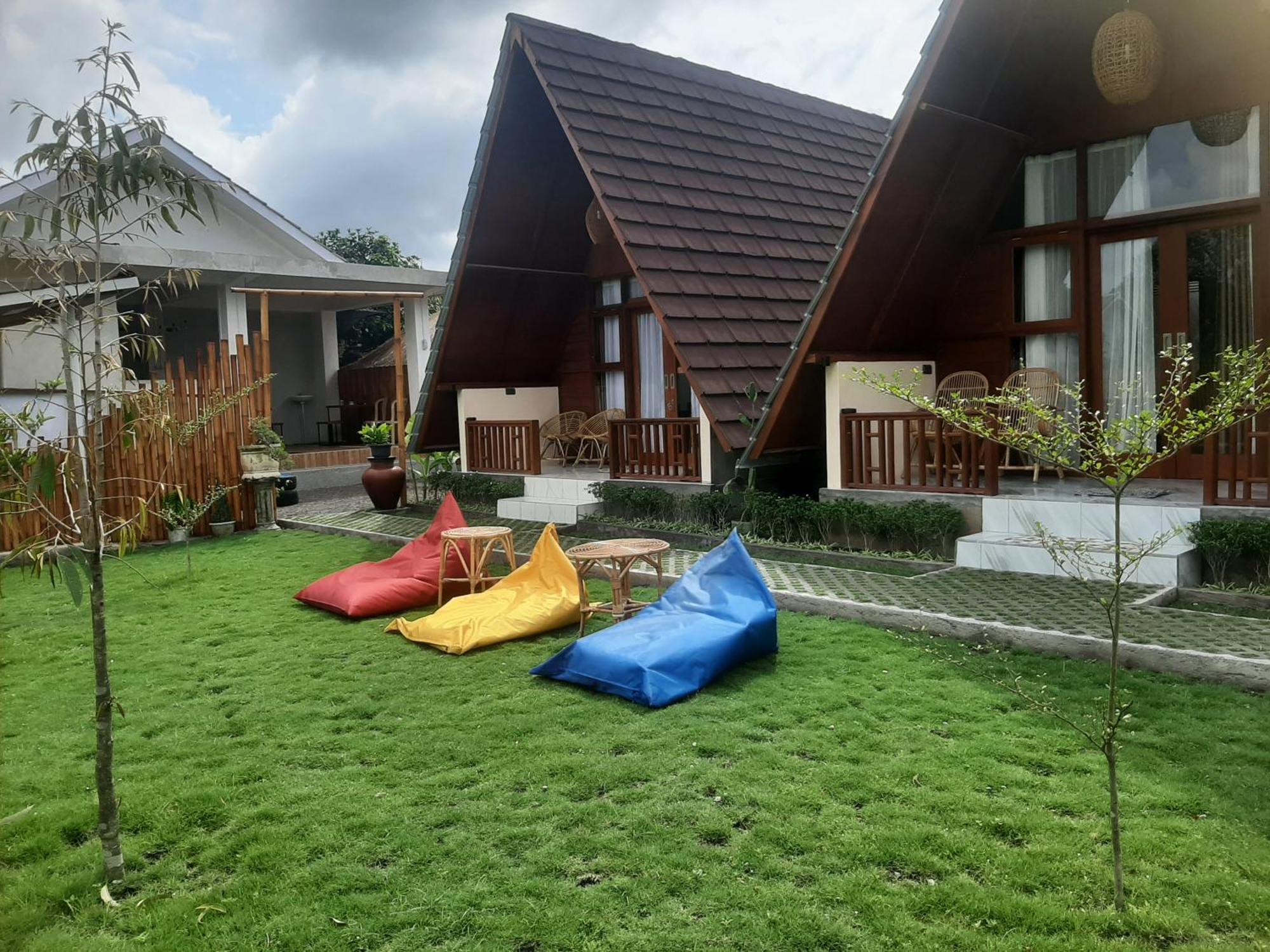 D' Carasti Bungalow Masbagik Extérieur photo