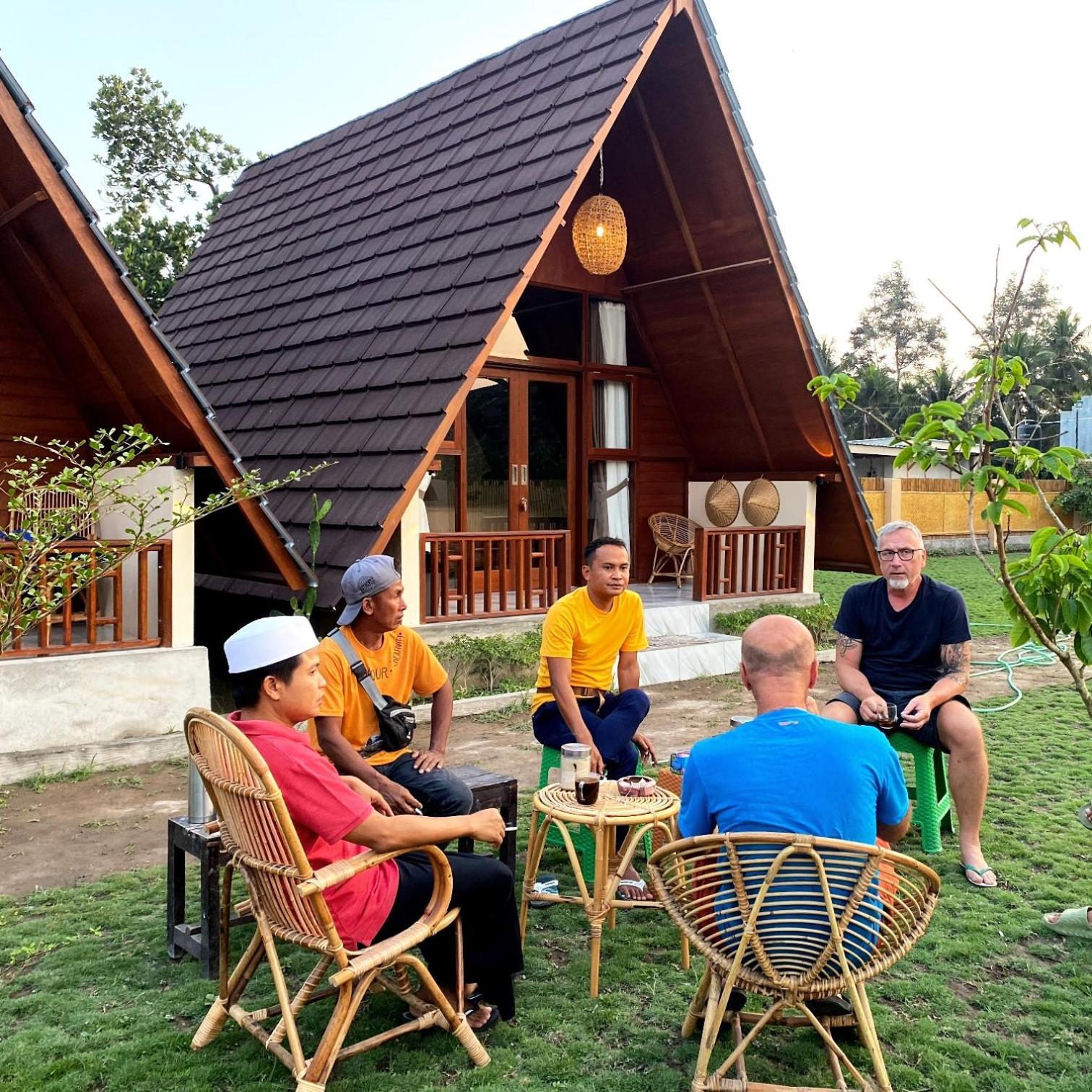 D' Carasti Bungalow Masbagik Extérieur photo